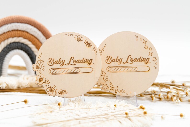 Holzschild „Baby Loading“ – weitere Ansicht