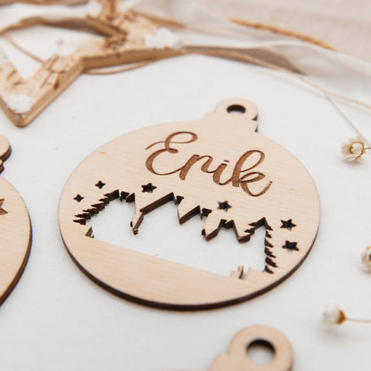 Personalisierte Weihnachtskugel Holz, als Tannenbaumschmuck oder Wandornament 4 verschiedene Designs zur Auswahl